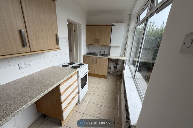 Walnut Avenue, Wigan photo 2