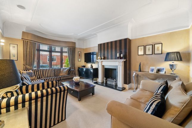 Garth Drive, Allerton photo 2