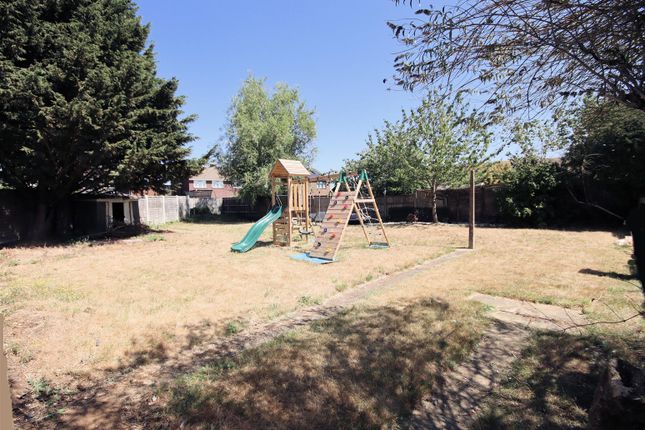 28, Bush Close,, Toddington photo 4