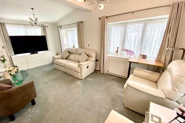2 Wickham Court, Southwick Road, Fareham photo 2