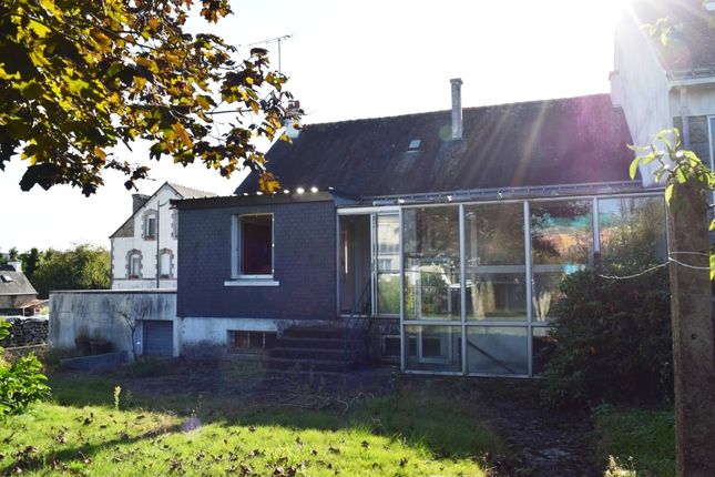 Semi-detached house for sale in 56160 Lignol, Morbihan, Brittany, France