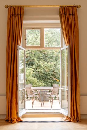 2, 73, Eaton Square, London photo 4