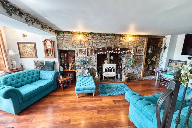3 Godra Bryn, Bridgend photo 4