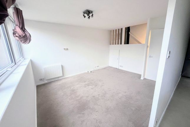 Thumbnail Flat to rent in Forest Court, Holden Avenue, London