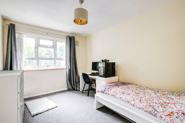 Flat for sale in Leighton Grove, Kentish Town, London