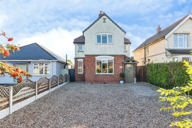 3-bed detached on Rising Brook, Stafford, £270,000