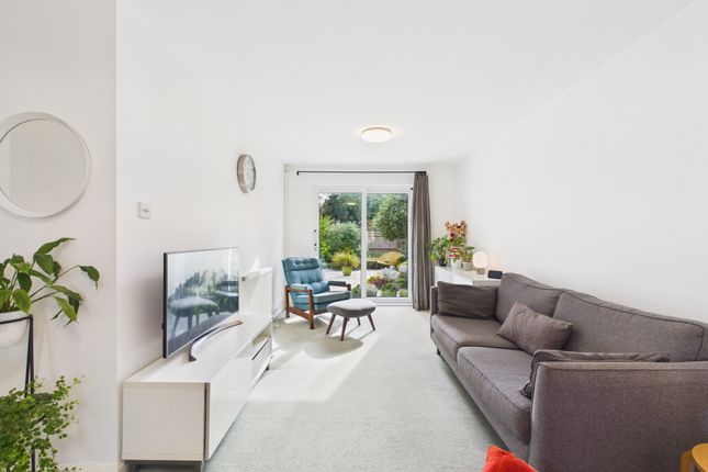39 Bluebell Close, Horsham photo 4