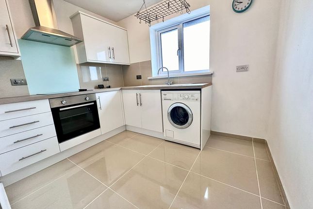 2 Cotswold Close, Newport photo 2