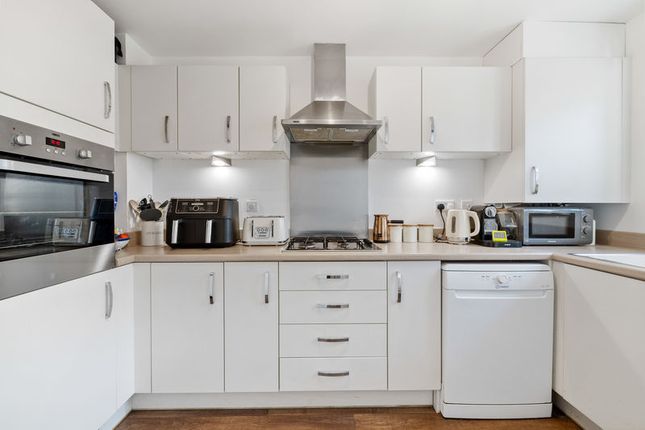 28, Hangar Drive, Chichester photo 2