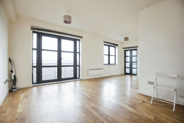 Flat 14, Bishopsgate House, 21, Aldbourne Road, West Midlands photo 2