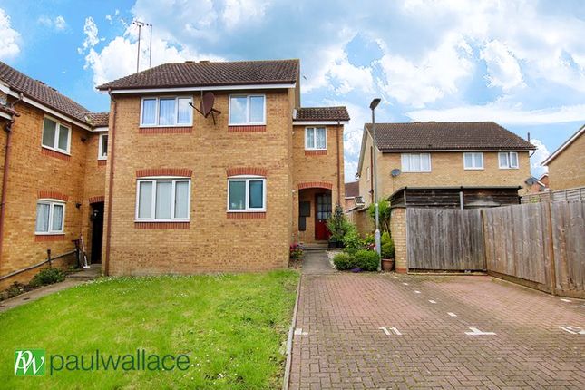 Thumbnail Flat for sale in Musgrave Close, Cheshunt, Waltham Cross