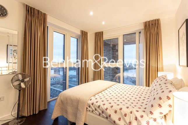Flat 122, Duncombe House, 15, Victory Parade, London photo 4