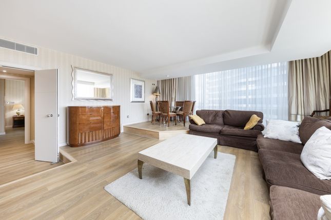 Thumbnail Flat to rent in Grosvenor Road, London