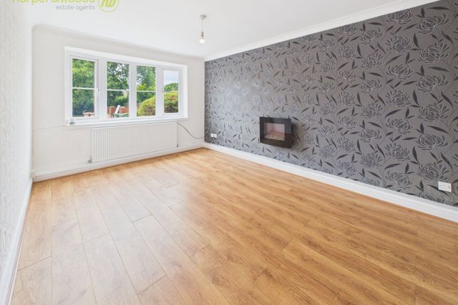 21,Oak Court, Oak Close, Moreton photo 2