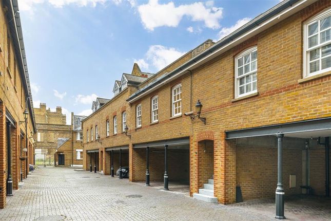 1-bed flat on 10, Bridewell Place, London, £2,000/mo