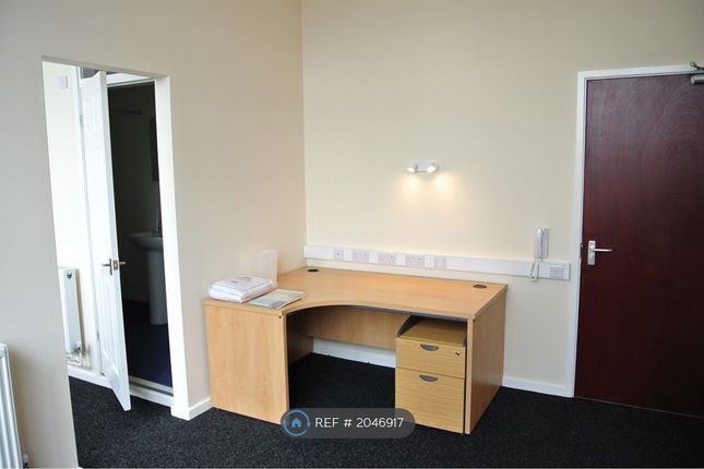 Room to rent in Wesley Suites, Stoke-On-Trent