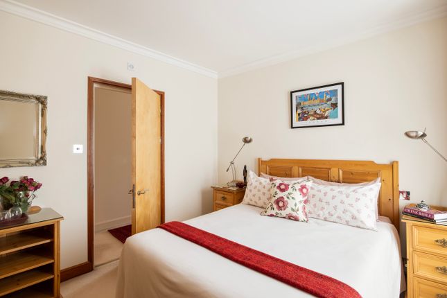 Flat for sale in Villiers Street, London