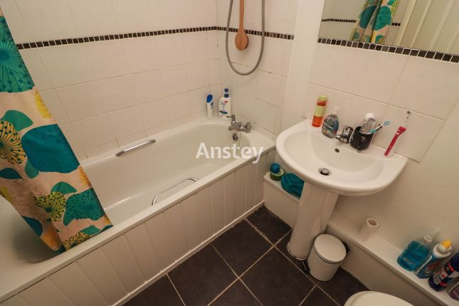 Flat to rent in Welbeck Avenue, Southampton, Hampshire