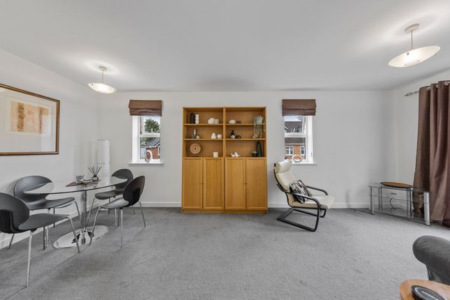 24 Planewood Gardens, Warrington photo 2