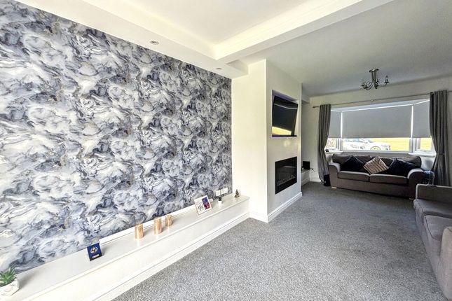 53, Roslin Park, Bedlington photo 4