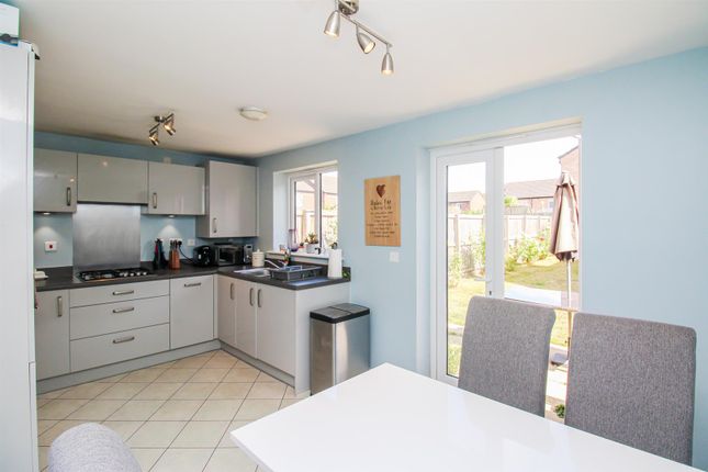 4, Aspen Avenue, Normanton photo 2