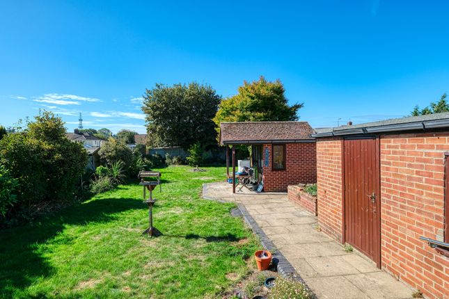 235 Thunder Lane, Norwich photo 2