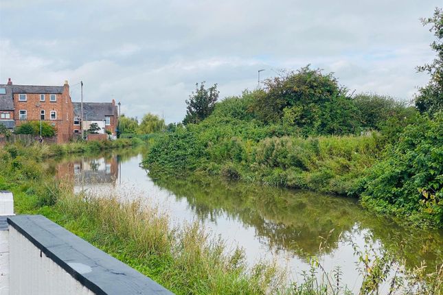 105, Tarvin Road, Boughton photo 2