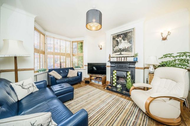 122, Percy Road, Hampton photo 2