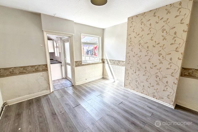 8 Arbury Road, Nuneaton, Warwickshire photo 4