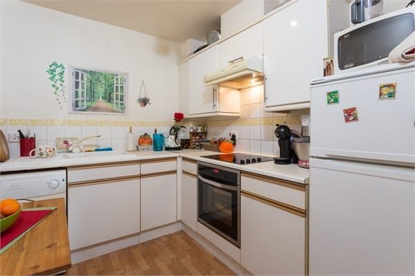 Archers Lodge, London photo 3