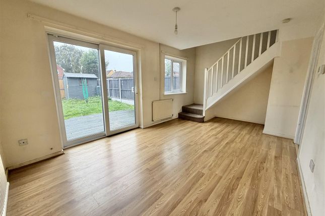 19, Ruaton Drive, Clacton-On-Sea photo 3