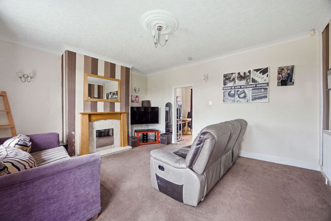 105 Fairfield Avenue, Rossendale photo 2
