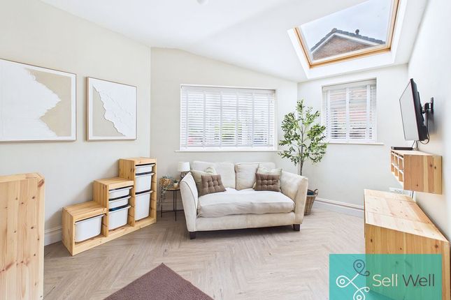 27, Ash Drive, Manchester photo 4