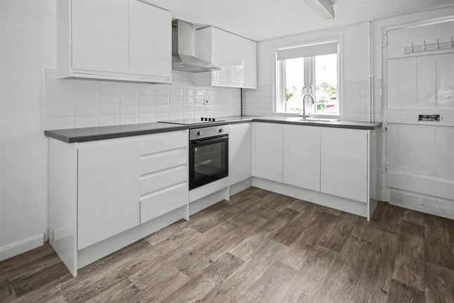 5, Dynes Place, Moggerhanger photo 2