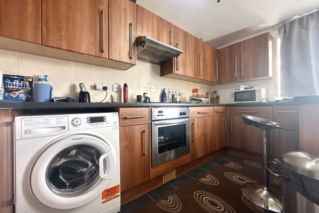 Flat 53, Duncan Court SILVER,, Anson Drive, Hampshire photo 2