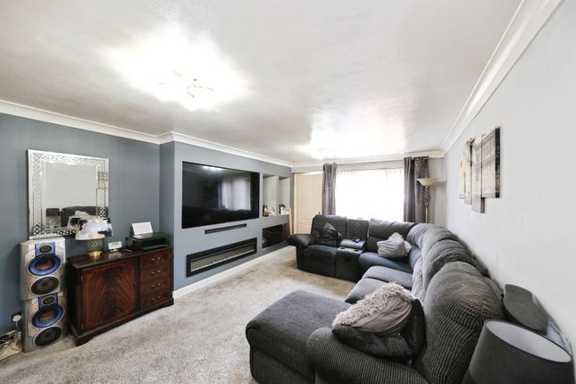 34, Ridgeway, Chesterfield photo 3