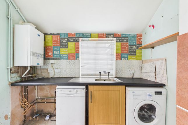 16, Chapel Lane, South Elmsall photo 4