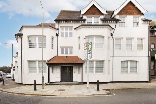 Thumbnail Flat to rent in Park Gate Court, High Street, Hampton Hill, Hampton