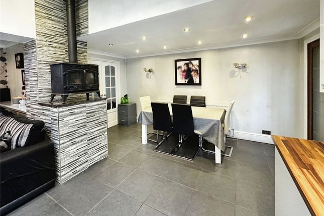 14, Sanders Road, Warwickshire photo 2