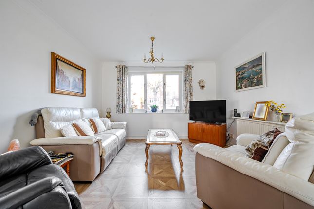 Flat 2, Trentham Lodge, 20, Wellington Road, Enfield photo 4