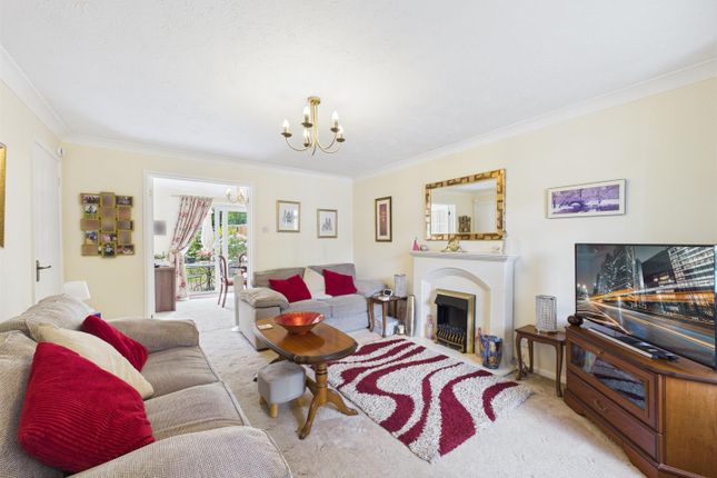 2, Thirsk Close, Chippenham photo 3