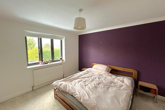 Detached house to rent in Queen Eleanors Road, Guildford