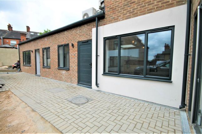 Flat 2, 89, Stanmore Hill, Stanmore photo 5