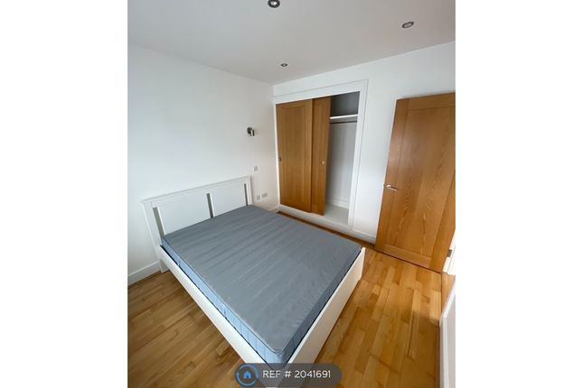 Terraced house to rent in Lincoln Mews, London
