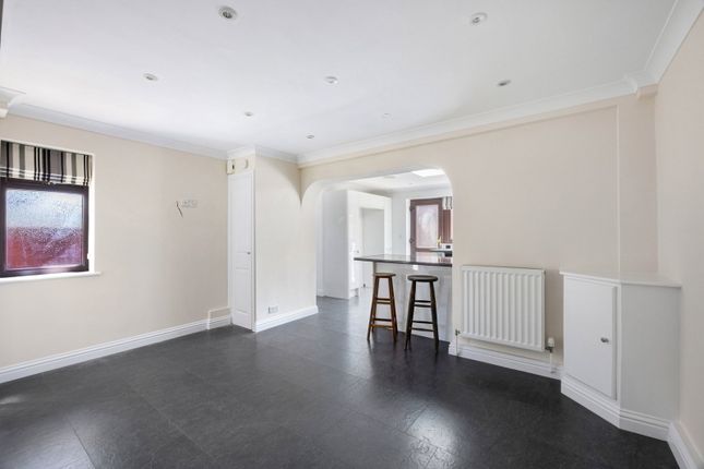 25b, Croft Gardens, Cheltenham photo 4