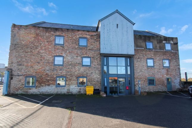 2-bed flat on Bridge Street, Gainsborough, £77,500