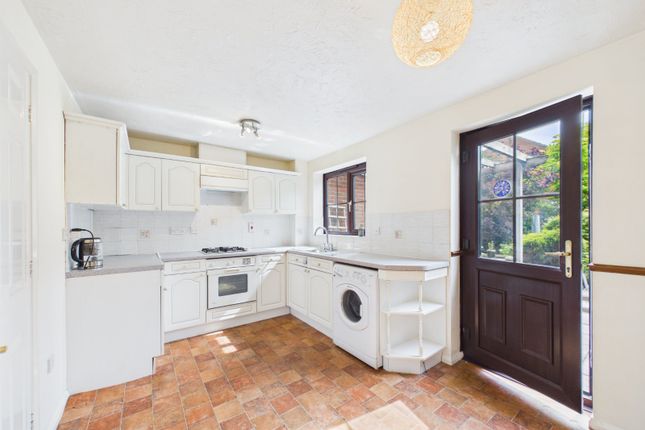 31, Waterhouse Mead, Sandhurst photo 4