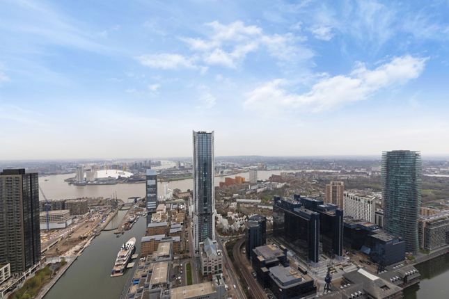 Apartment 4504 Hampton Tower, 75 Marsh Wall, Canary Wharf, London photo 4