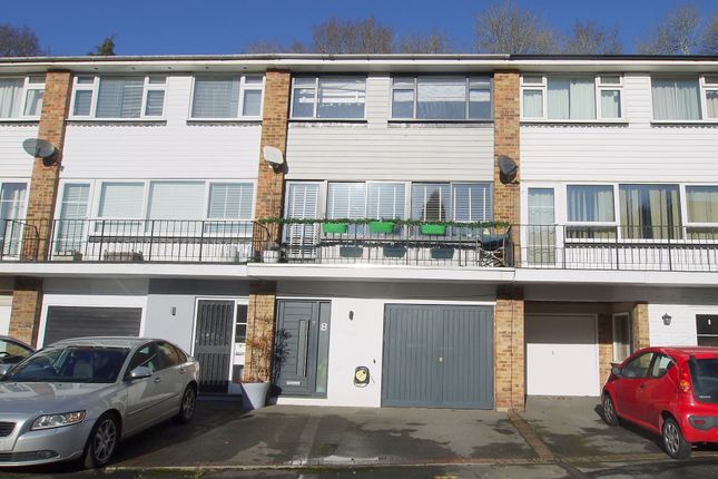 Thumbnail Terraced house for sale in Valley Drive, Sevenoaks