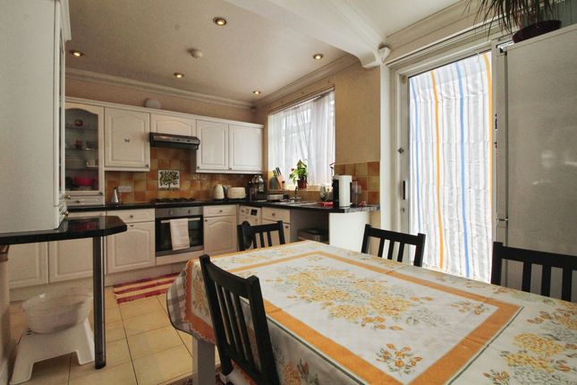11 Sanderstead Road, London photo 5